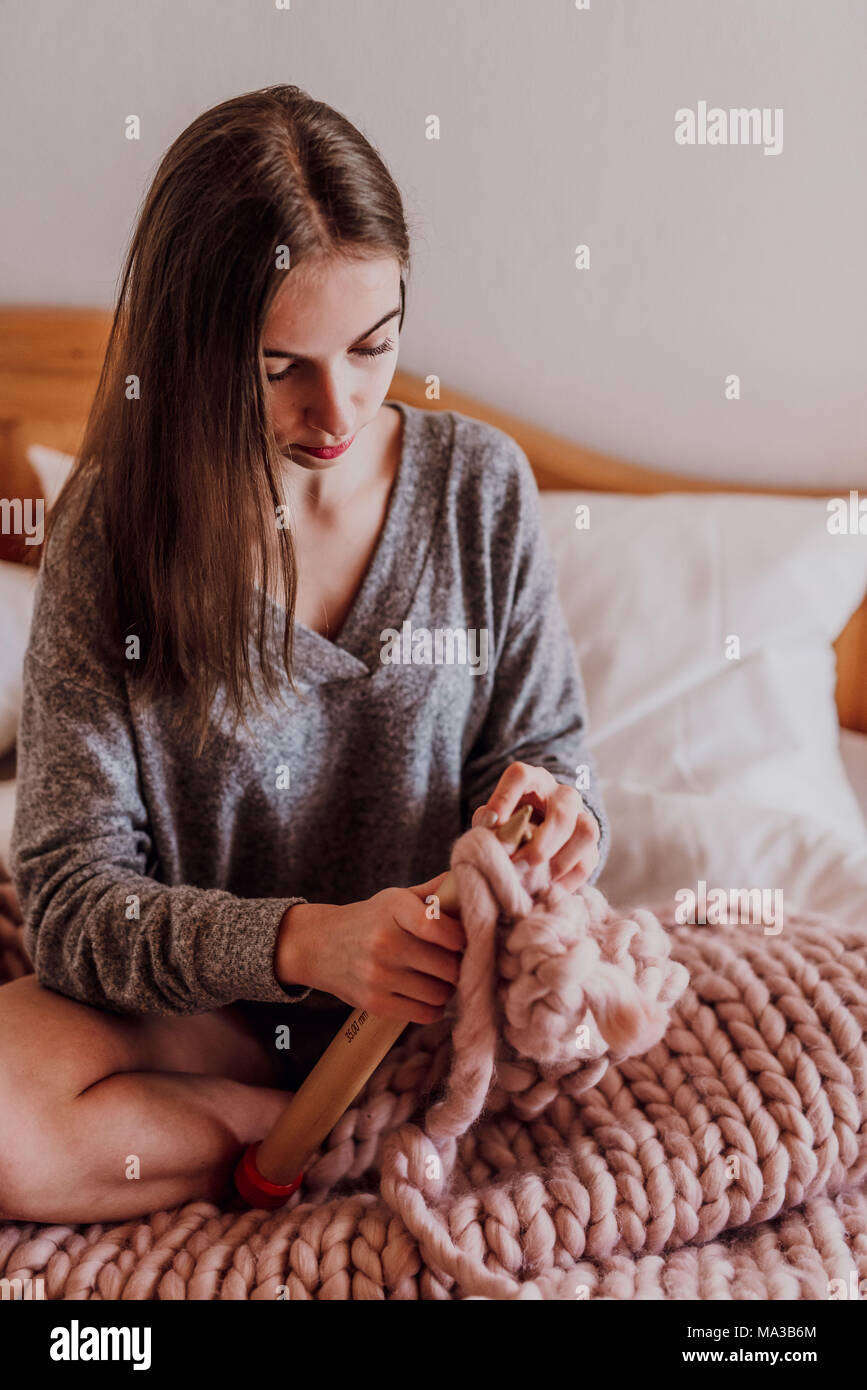 Woman cozy home knitting hi-res stock photography and images - Alamy
