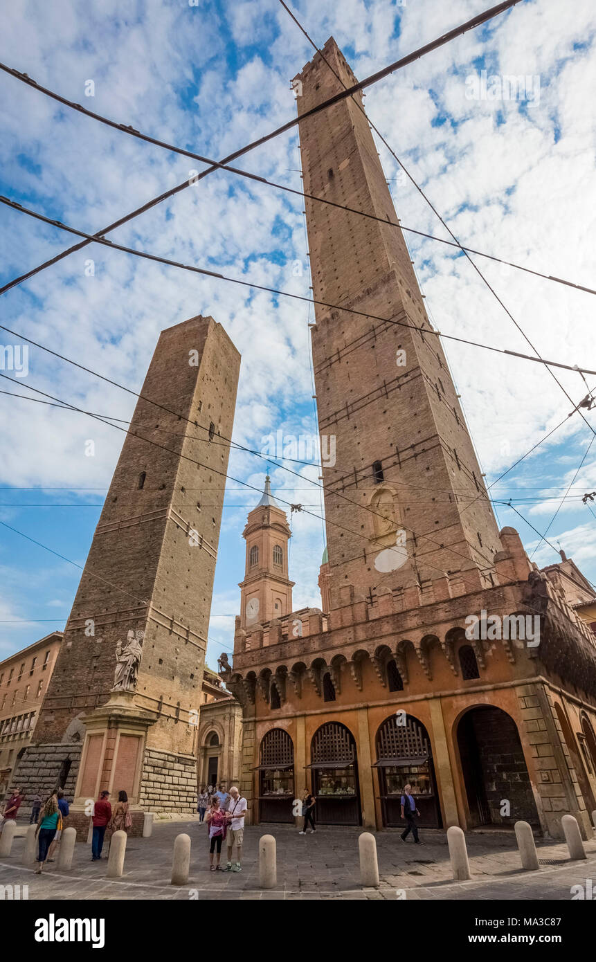 View of the Torre degli Asinelli and Torre della Garisenda from Piazza di Porta Ravegnana square. Bologna, Emilia Romagna, Italy. Stock Photo