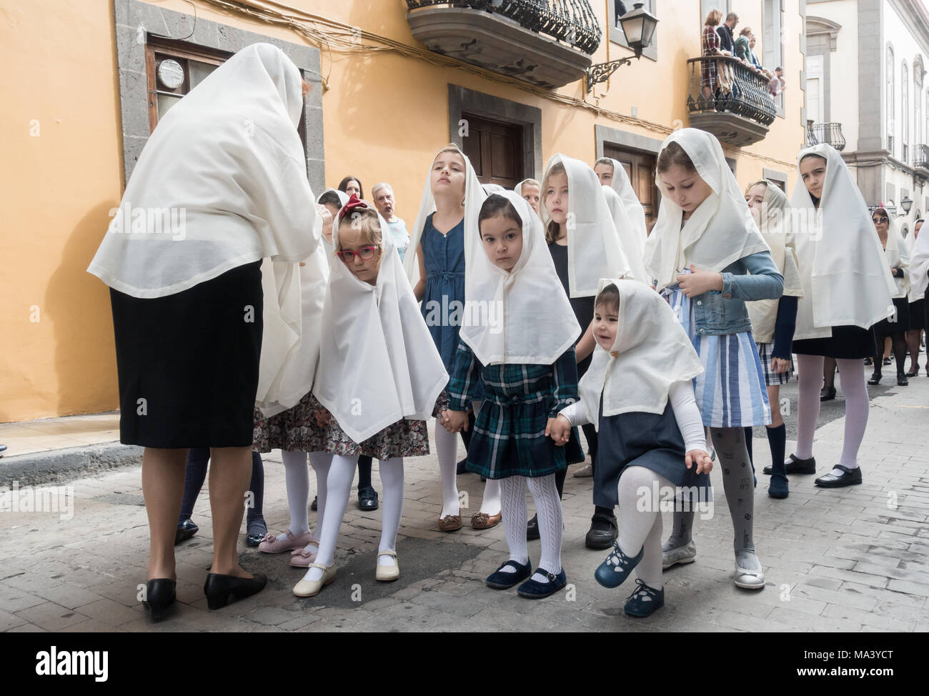 Las Palmas, Gran Canaria, Canary Islands, Spain. 30th March, 2018. Viernes Santo (Holy Friday) procession in the streets around Las Palmas cathedral on Gran Canaria. Credit: ALAN DAWSON/Alamy Live News Stock Photo
