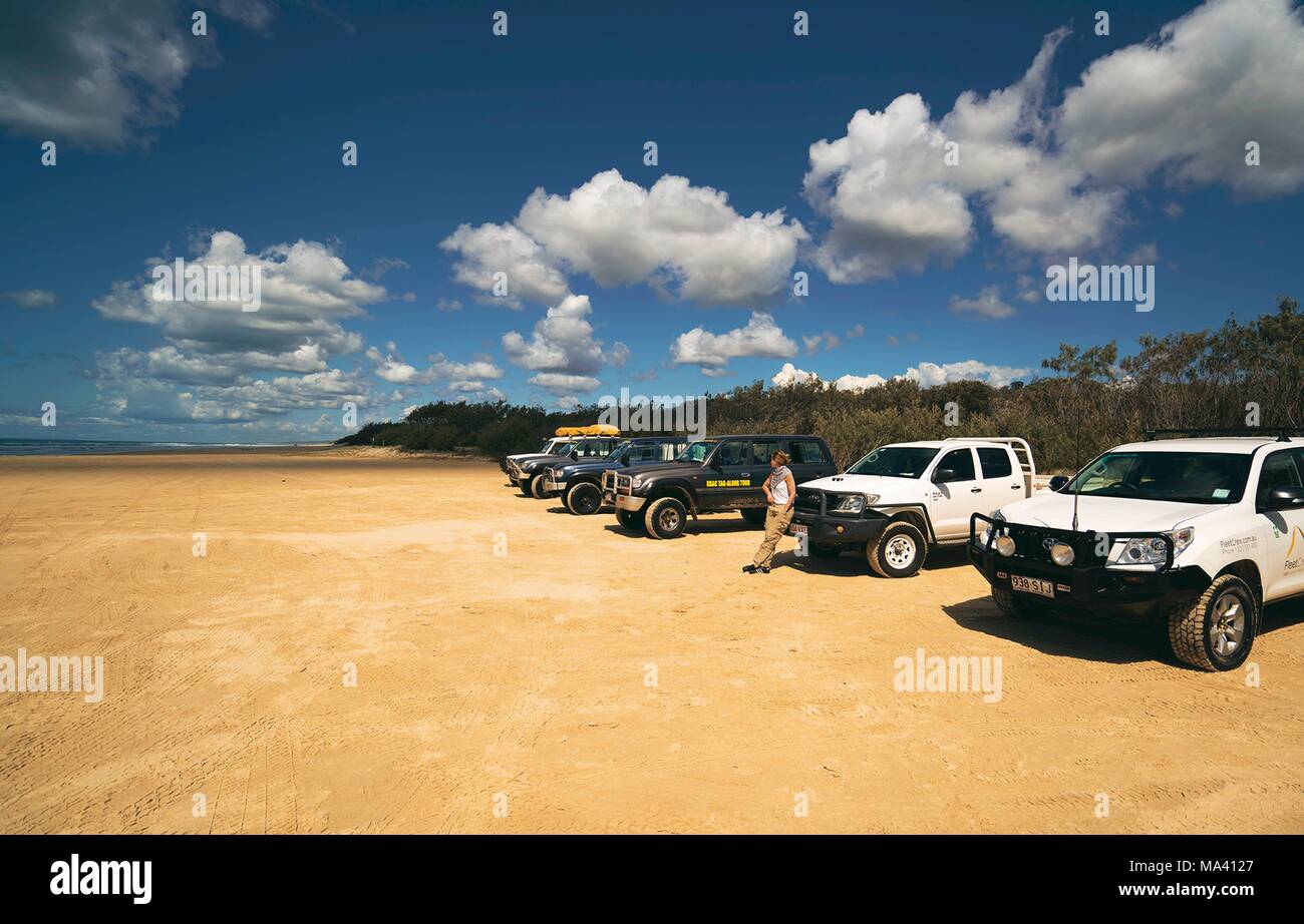 Offroad vehicles on Fraser Island (Australia Stock Photo Alamy