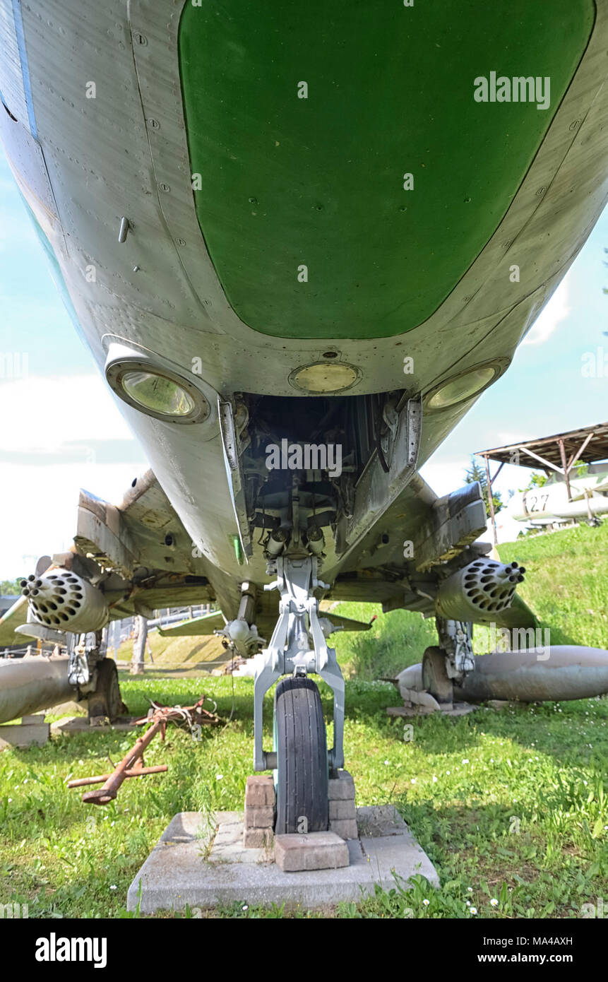 View of the landing gear of a Sukhoi Su-17 Stock Photo