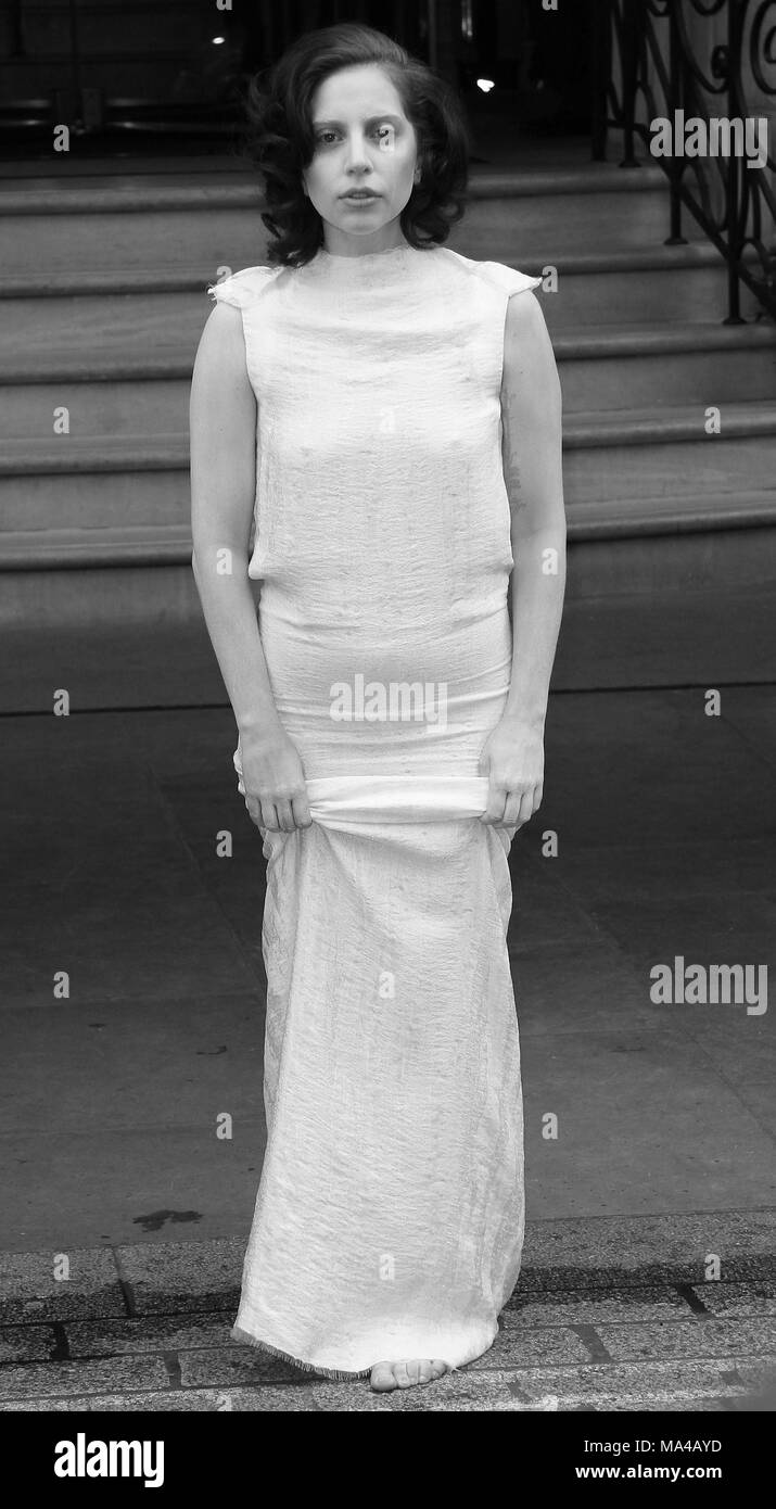 Lady gaga Black and White Stock Photos & Images - Alamy Lady gaga Black and White Stock Photos & Images - Alamy