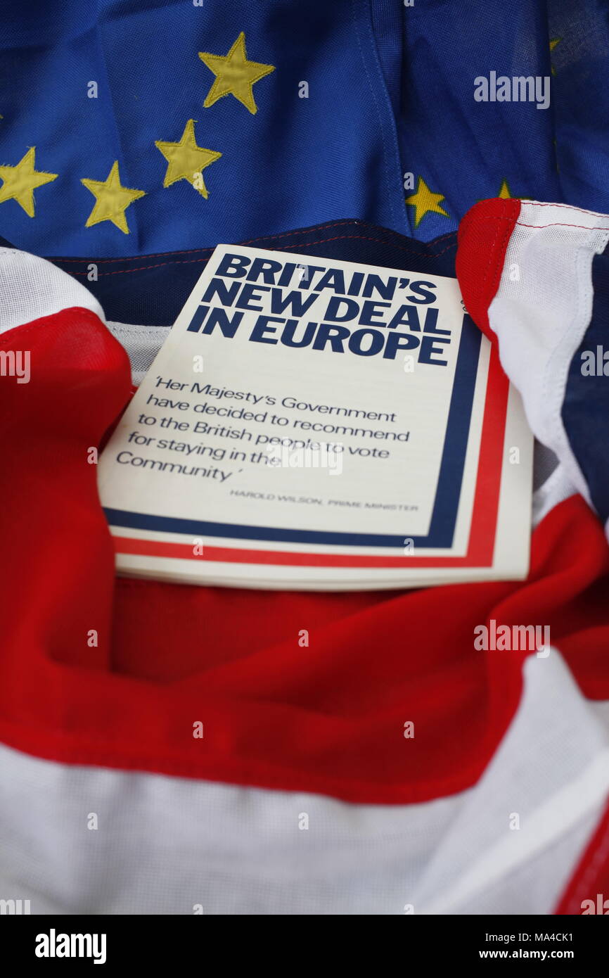 Remember Joining the EU, Britain's New Deal in Europe Historical Referendum Pamphlet of 5th June 1975, Harold Wilsons, The Prime Minsters Labour Party Stock Photo