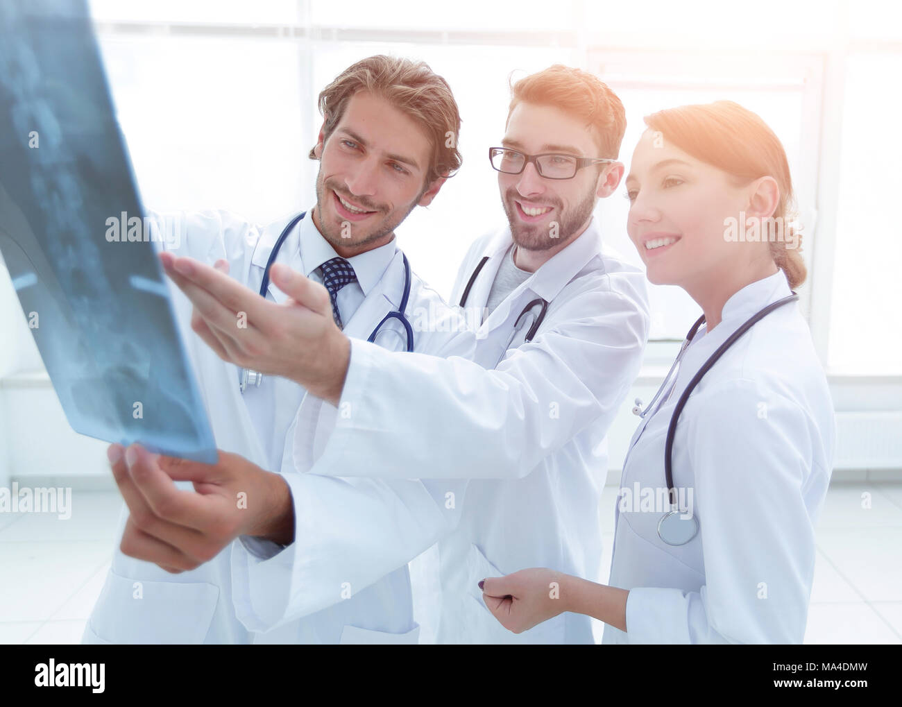 Male doctors examining lungs ray hi-res stock photography and images ...