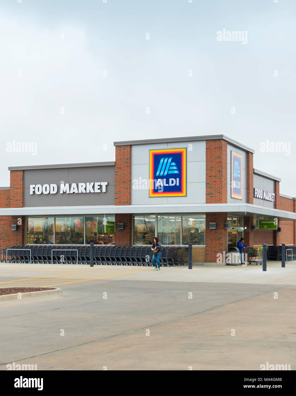 Aldi store front hires stock photography and images Alamy