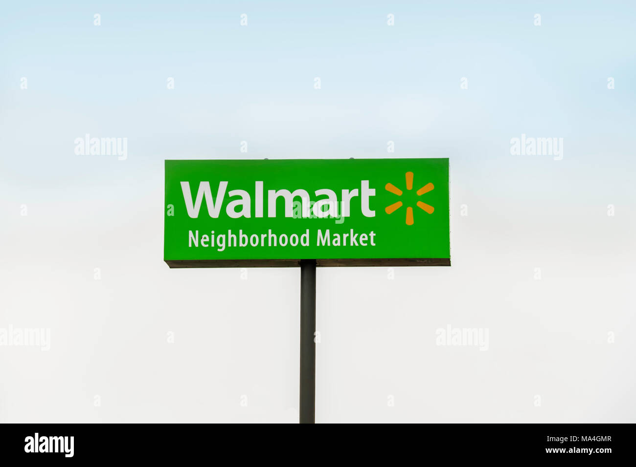 Walmart pole sign hi-res stock photography and images - Alamy