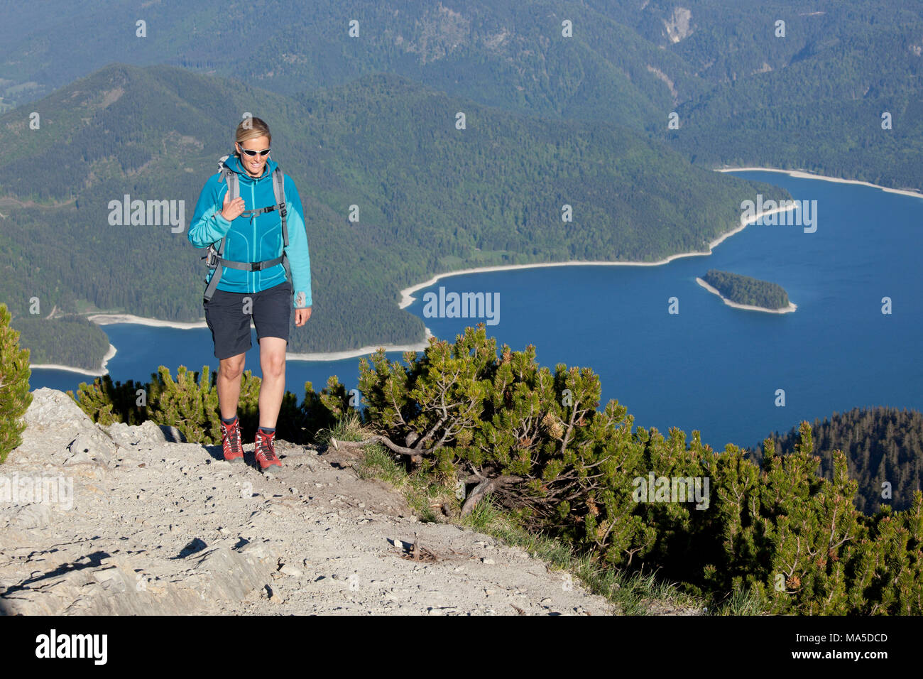 hiking-scene-at-the-herzogstand-with-view-of-lake-walchensee-hi-res