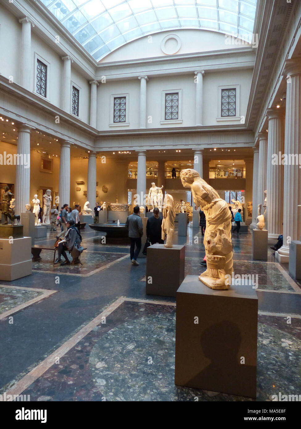 Metropolitan Museum of Art. Sculptures on display Stock Photo Alamy
