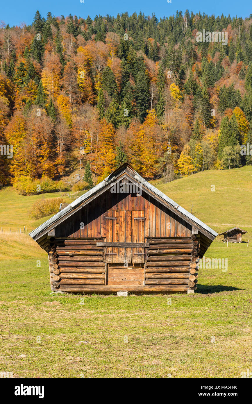 Gerold, Garmisch Partenkirchen, Bavaria, Germany, Europe. Frontal view of a wood hut Stock Photo