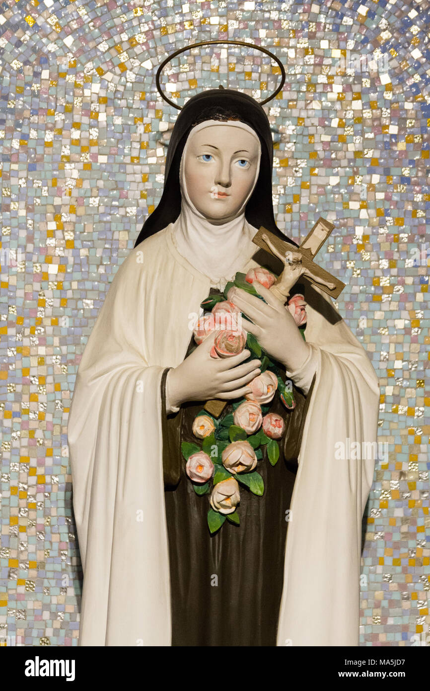 Venezia (Venice), Italy. 2 February 2018. A statue of saint Therese of ...