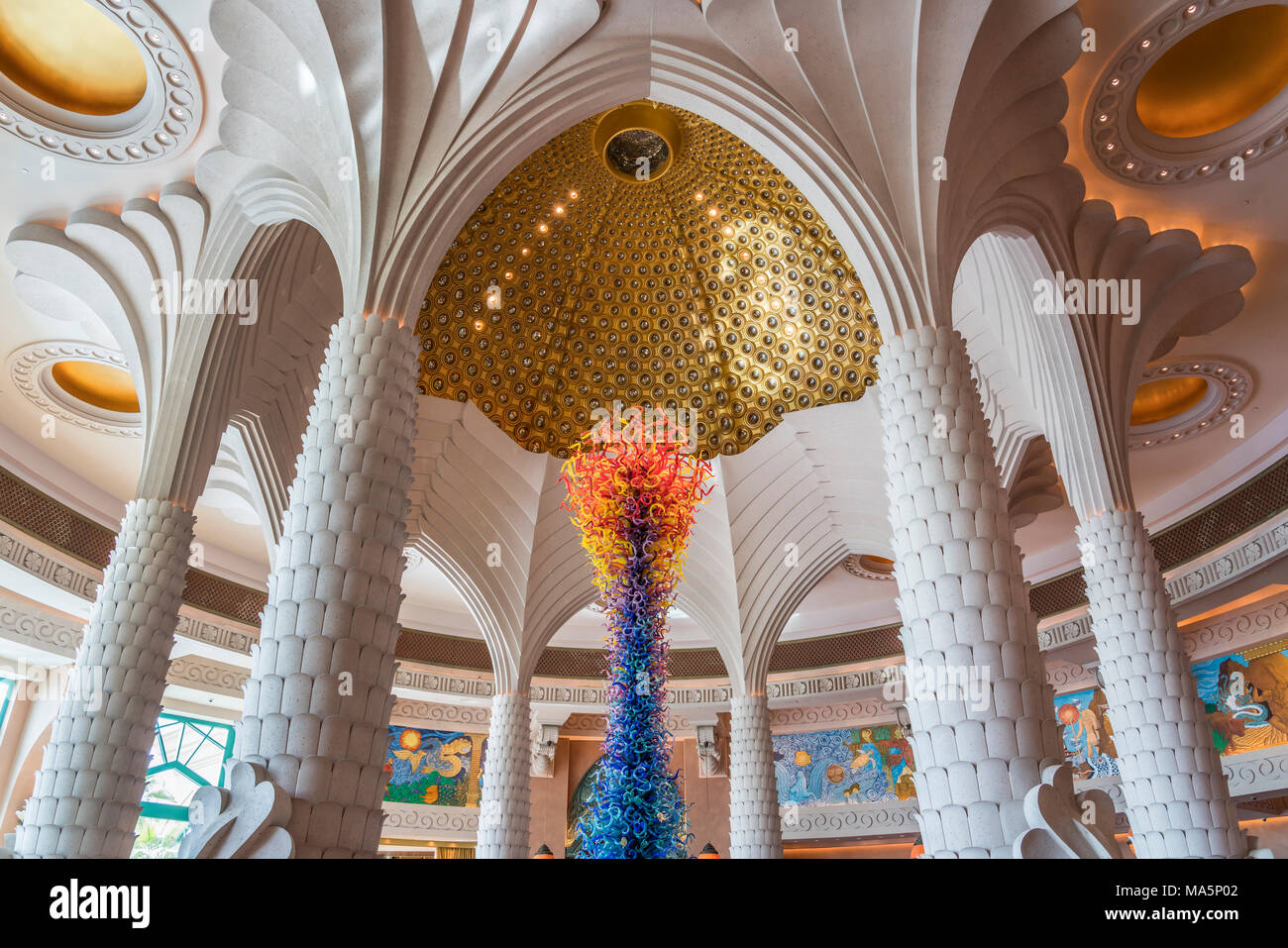 Lobby atlantis hotel palm jumeirah hi-res stock photography and images ...