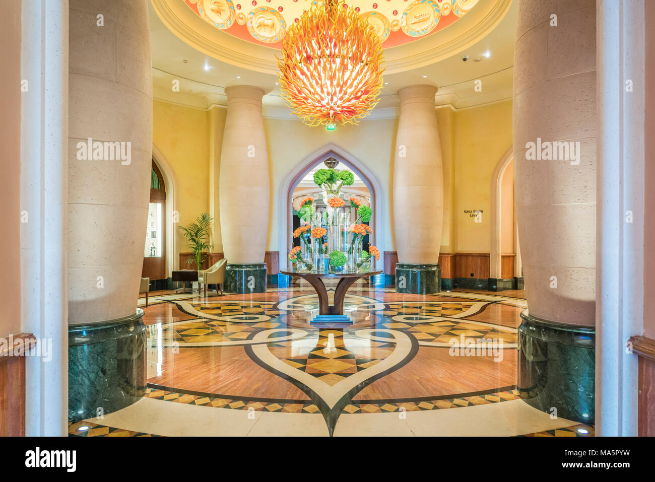 Interior decor of the Atlantis Palm Resort on The Jumeirah Palm in ...