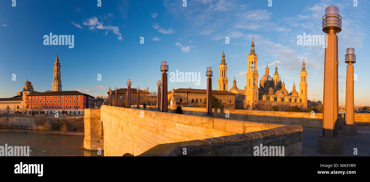 Zaragoza - The panorama of bridge Puente de Piedra and Basilica del Pilar in the morning light. Stock Photo