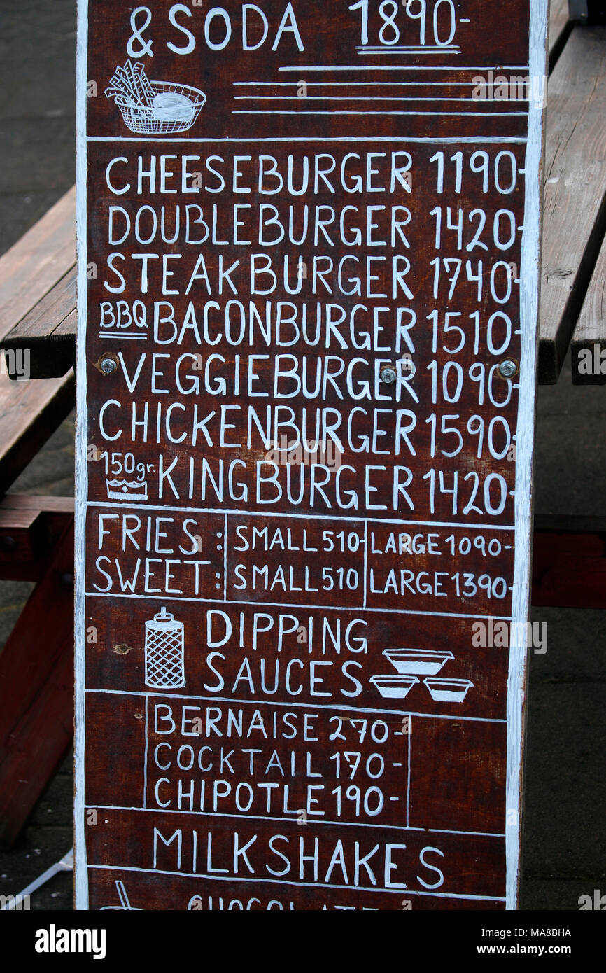 Preise (ca. 15 Euro fuer einen Hamburger), Reykjavik, Island. Stock Photo