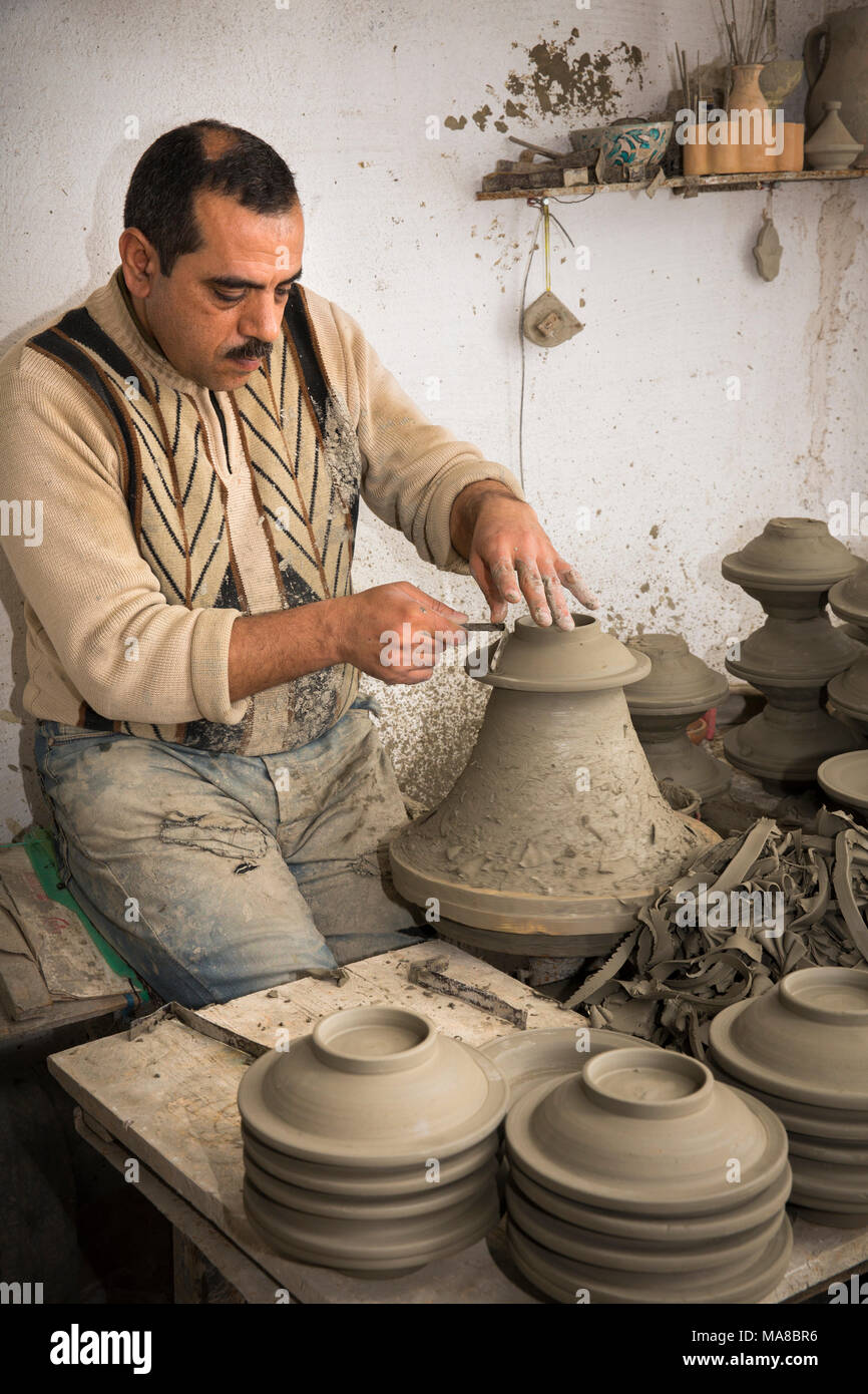 Potters wheel hi-res stock photography and images - Alamy