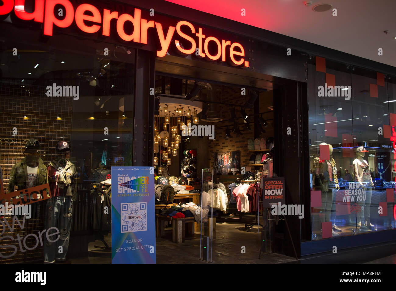 samenzwering Ouderling Rubber CHIANG MAI, THAILAND -MARCH 30 2018: Superdry shop. Superdry clothing  design and manufacturing company, founded in London. Photo in Central  Festival c Stock Photo - Alamy