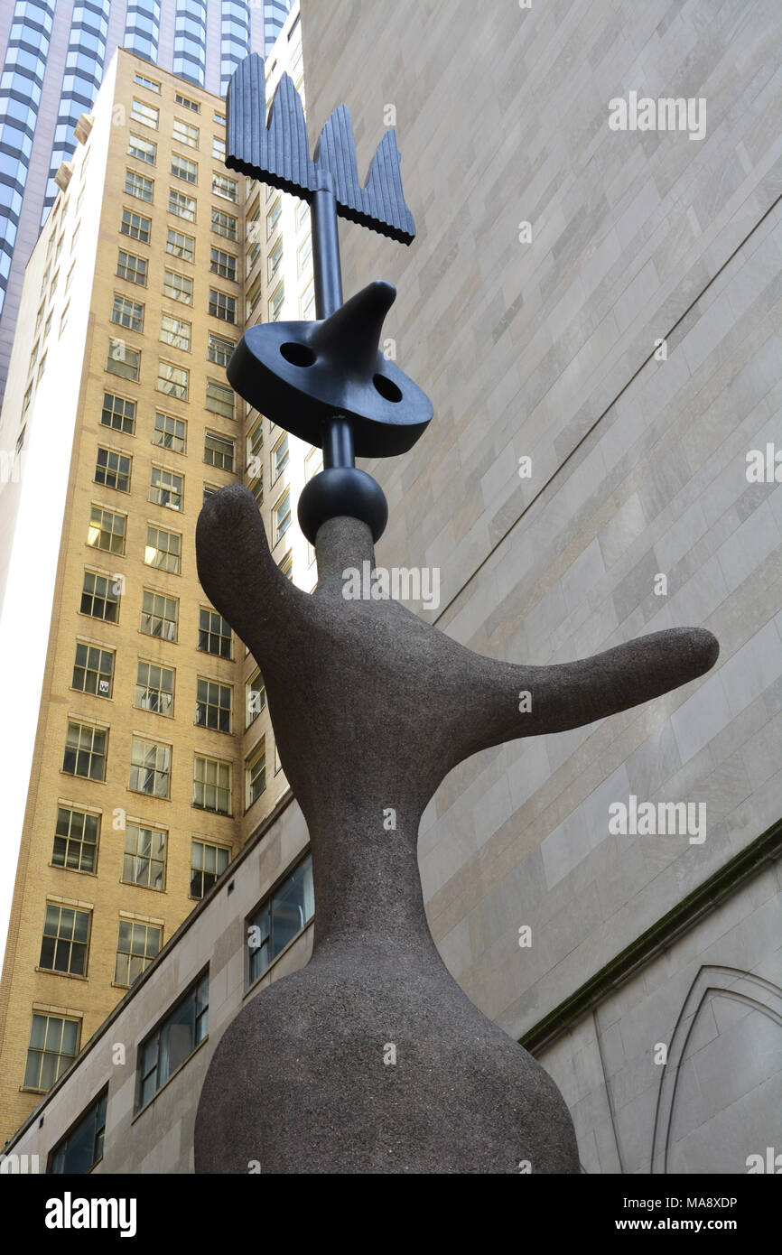 Joan Miro's 1981 sculpture 'Chicago' is of a 39-foot tall woman with outstretched arms and made of steel, concrete, bronze and ceramic tile Stock Photo