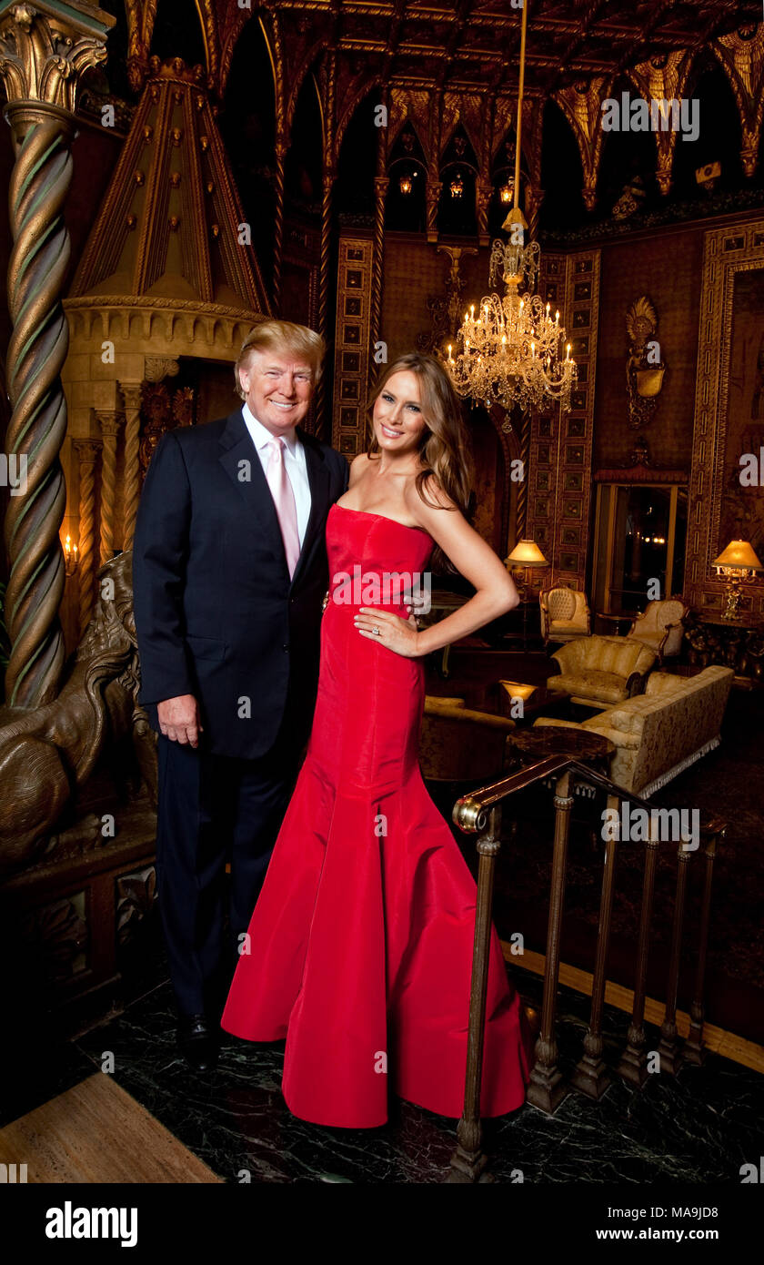 North Palm Beach, Florida, USA. 11th Apr, 2009. 041109 fea trump Photo by Richard Graulich/The Palm Beach Post 0063074A - PALM BEACH - Donald Trump and his wife Melania stand in the living room at Mar-a-Lago. For Accent History book. Credit: Richard Graulich/The Palm Beach Post/ZUMA Wire/Alamy Live News Stock Photo