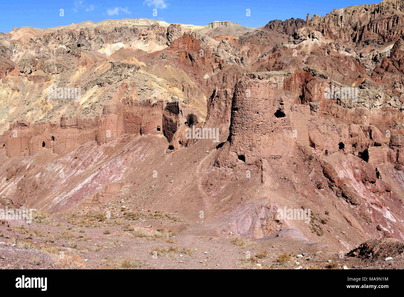 Bamiyan. 28th Mar, 2018. Photo taken on March 28, 2018 shows the Shahr-e-Zuhak, also known as The Red City, in Bamiyan province, Afghanistan. The site, along with other historical sites in Bamiyan, bears witness to the history of the ancient Silk Road. Credit: Dai He/Xinhua/Alamy Live News Stock Photo