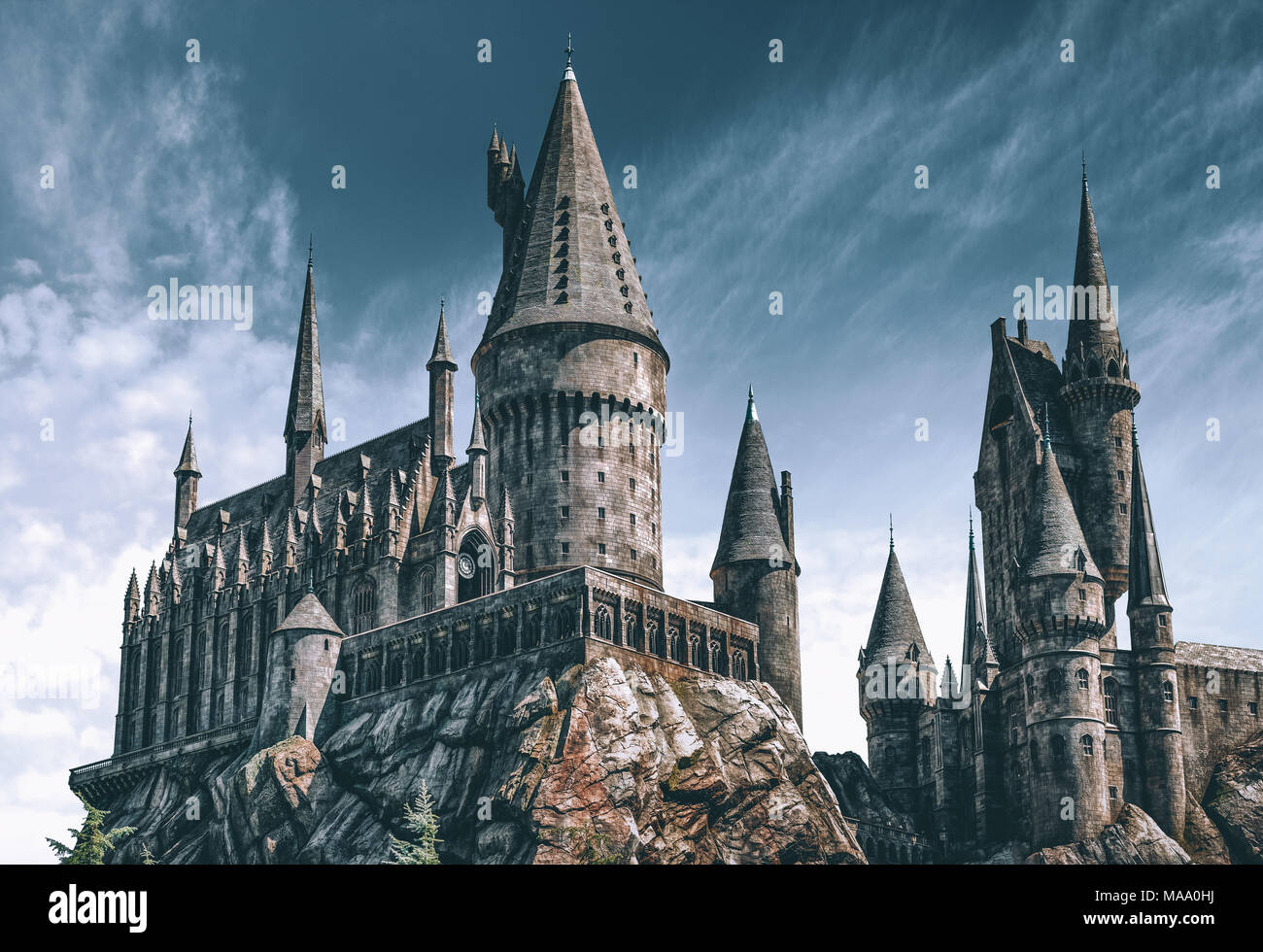 Hogwarts castle hi-res stock photography and images - Alamy