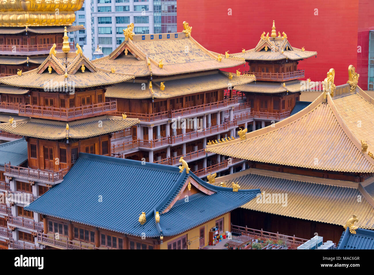 Jing'an Temple, Shanghai, China Stock Photo