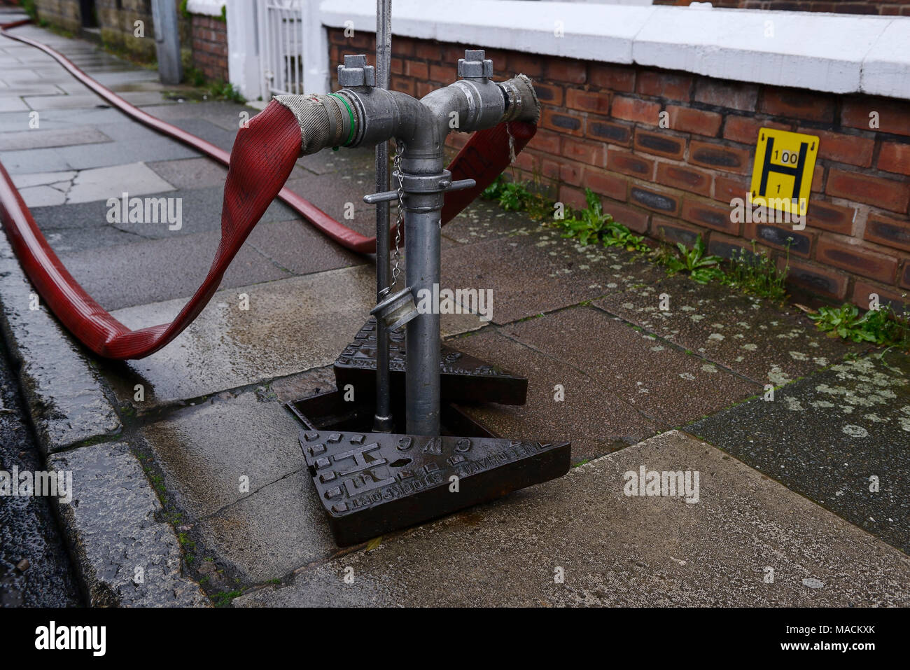 Fire Hydrant Uk Stock Photos & Fire Hydrant Uk Stock Images Alamy
