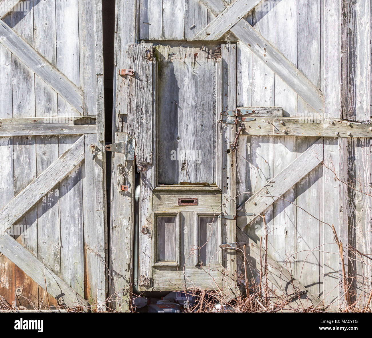 Collection 91+ Pictures Images Of Old Barn Doors Full HD, 2k, 4k