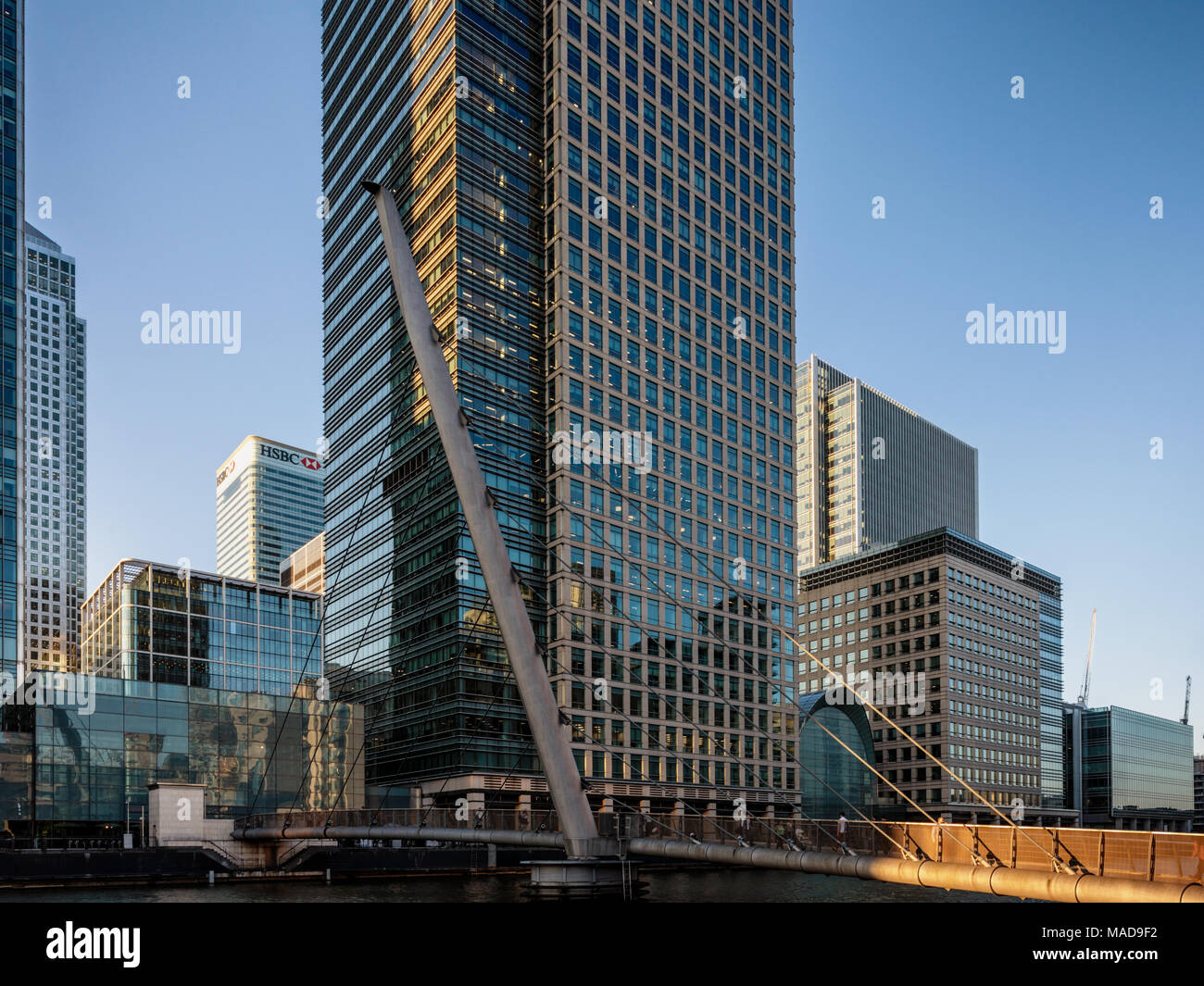 South Quay Footbridge, Canary Wharf, London. Linking the South Quay and Heron Quays in the Canary Wharf complex an amazing cable stayed footbridge. Stock Photo