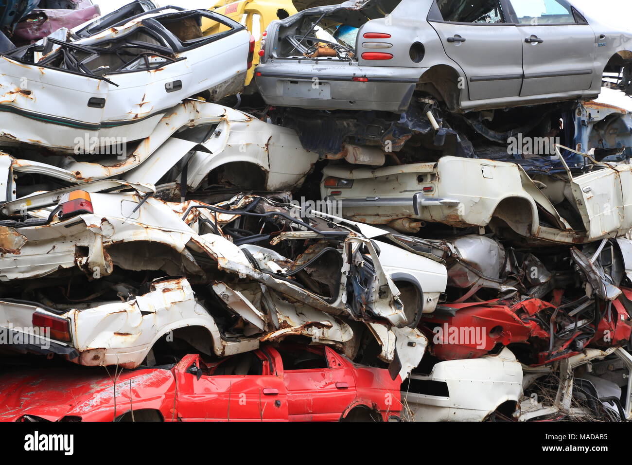 Smashed cars hi-res stock photography and images - Alamy