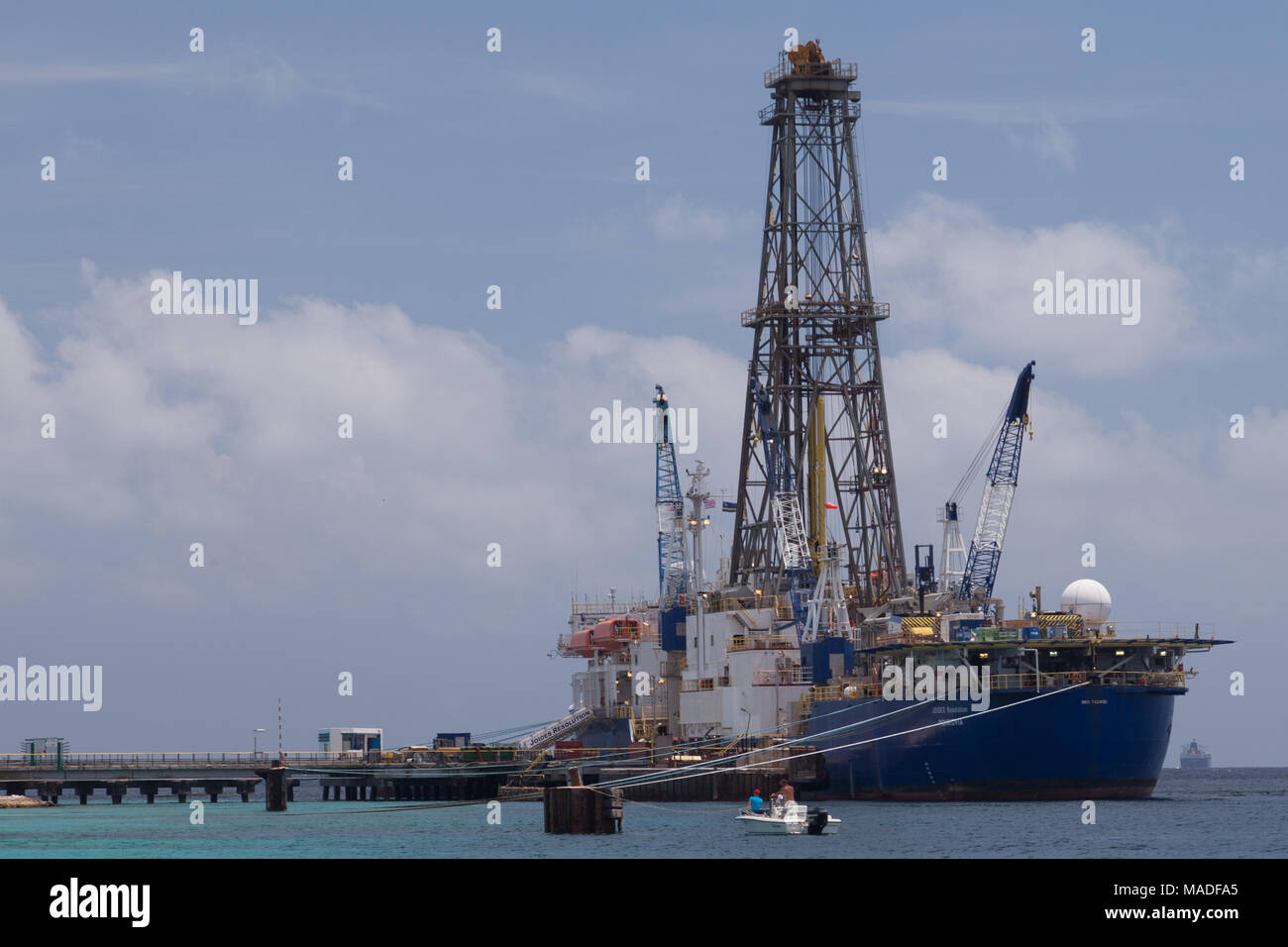 Floating Oil Rig Stock Photo Alamy