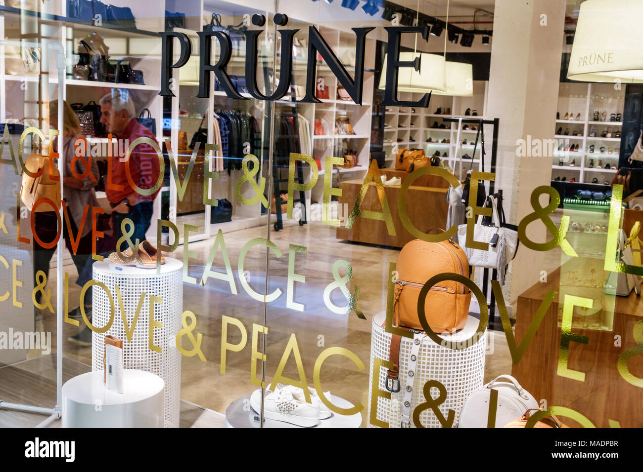 Buenos Aires Argentina,Recoleta mall,Prune,boutique,leather goods,handbag  purse pocketbooks,window,Hispanic,ARG171130281 Stock Photo - Alamy