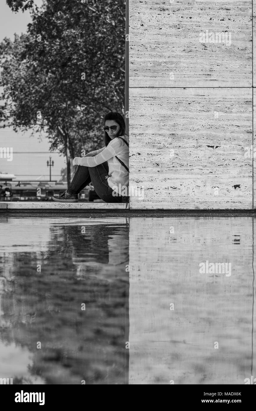 Barcelona Pavilion Architecture Black And White Stock Photos Images barcelona-pavilion-architecture-black-and-white-stock-photos-images