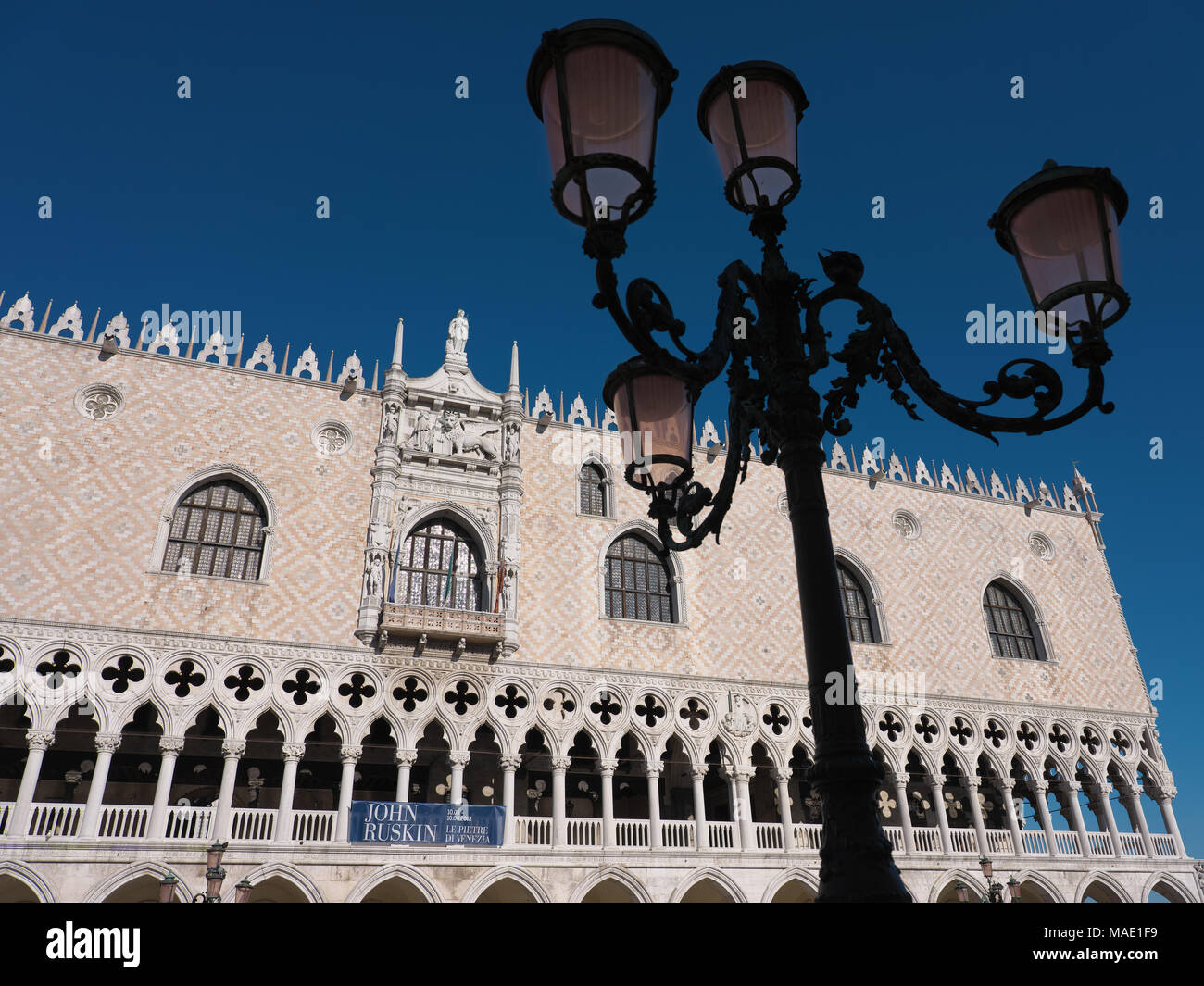 Venetian doges palace hi-res stock photography and images - Alamy