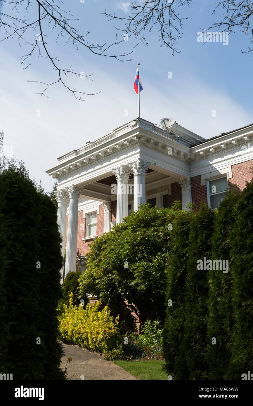 Seattle, Washington: The Russian flag flies above the Consulate General’s residence in Seattle’s Madison Park neighborhood on March 31, 2018. The United States has ordered the closure of the consulate in downtown Seattle by April 2. The Consulate General, Valery Timashov has until April 24 to vacate the residence in the historic Samuel Hyde House. Credit: Paul Christian Gordon/Alamy Live News Stock Photo