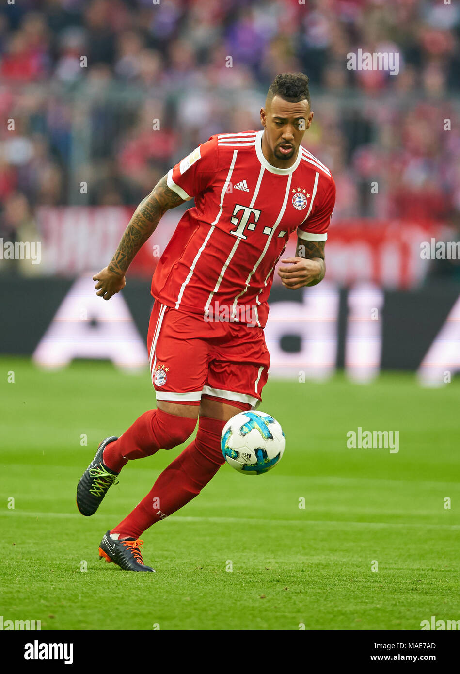 FC Bayern Munich Soccer, Munich, March 31, 2018   Jerome BOATENG (FCB 17)  drives the ball, action, full-size,  FC BAYERN MUNICH - BORUSSIA DORTMUND 6-0 1.German Soccer League , Munich, March 31, 2018,  Season 2017/2018 © Peter Schatz / Alamy Live News Stock Photo