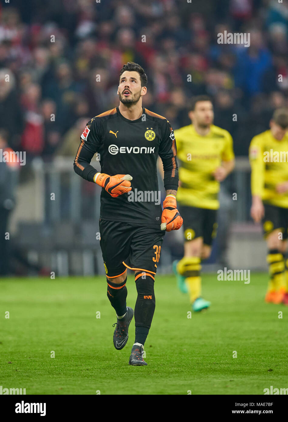 Fc Bayern Munich Soccer Munich March 31 2018 Roman Buerki Bvb Torwart 38 Full Size Portrait