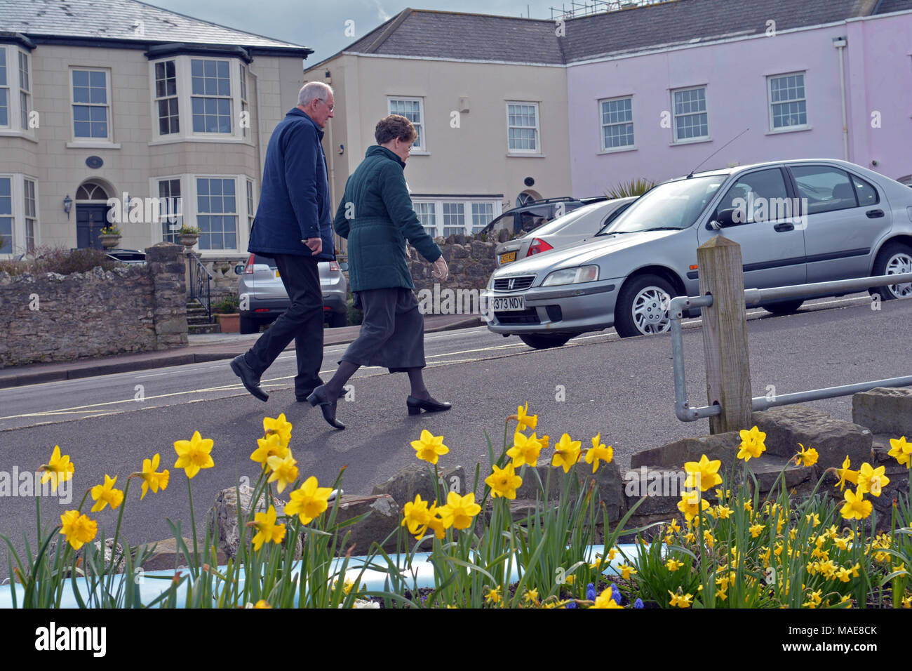UK Weather. Easter Sunday morning at Clevedon Sea front. Robert Timoney/Alamy/Live/news Credit: Robert Timoney/Alamy Live News Stock Photo