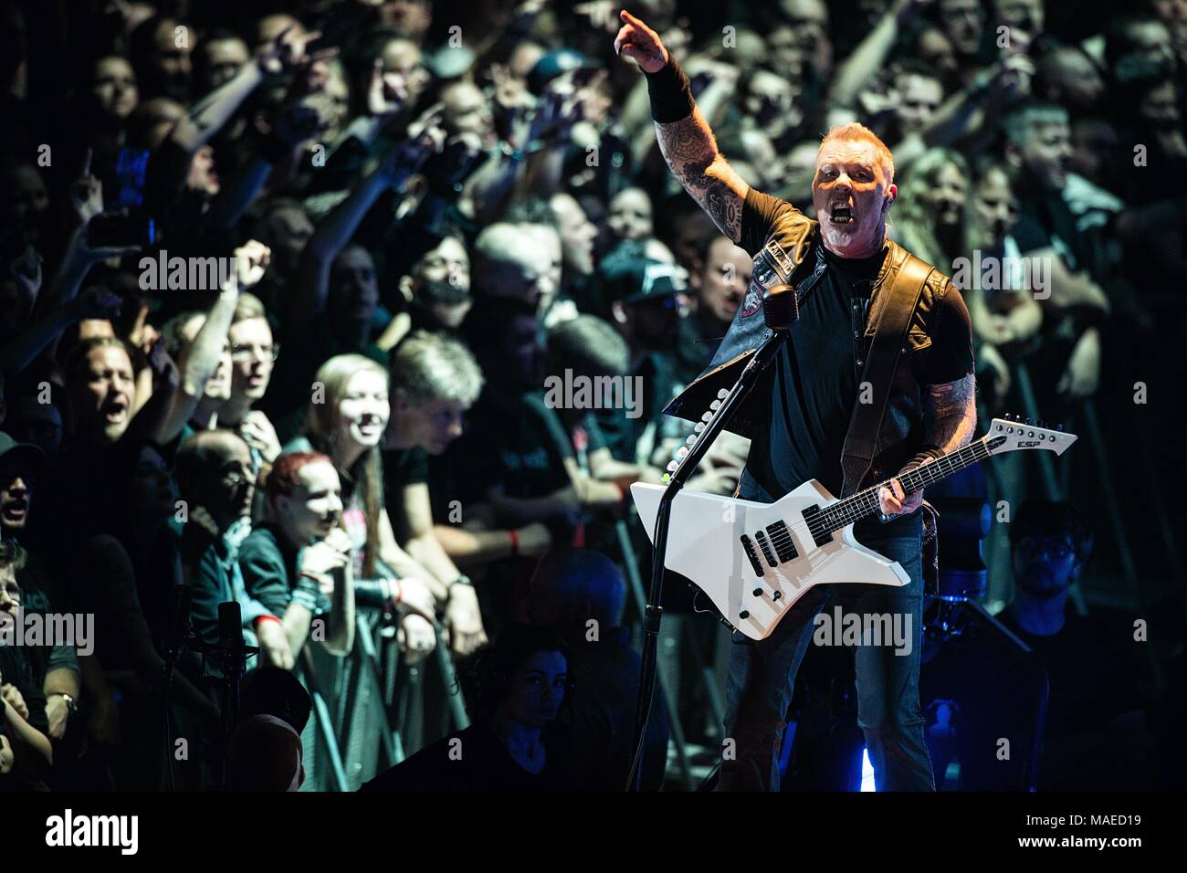 29 03 2018 Die Amerikanische Heavy Metal Band Metallica Live Auf Ihrer Global Worldwired Tour In Der Barclaycard Arena In Hamburg Sanger Gitarrist Und Frontmann James Hetfield Bei Der Show Mit Publikum