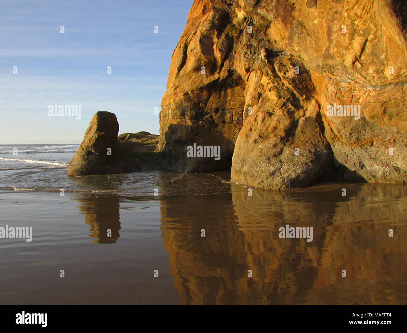 Hug Point Rocks Hug Point at Pacific Coast in OR Stock Photo - Alamy
