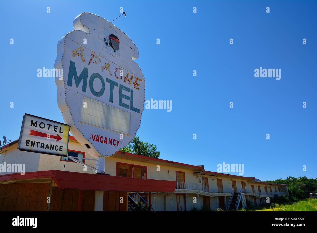 TUCUMCARI, NEW MEXICO - JULY 21: Apache Motel on Historic Route 66 on July 21, 2017 in Tucumcari, New Mexico. The Apache Motel has been serving travel Stock Photo