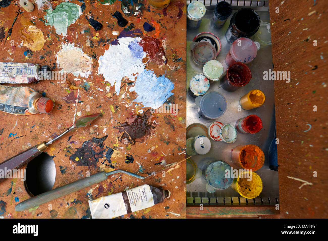 Paint palette High Resolution Stock Photography and Images Alamy