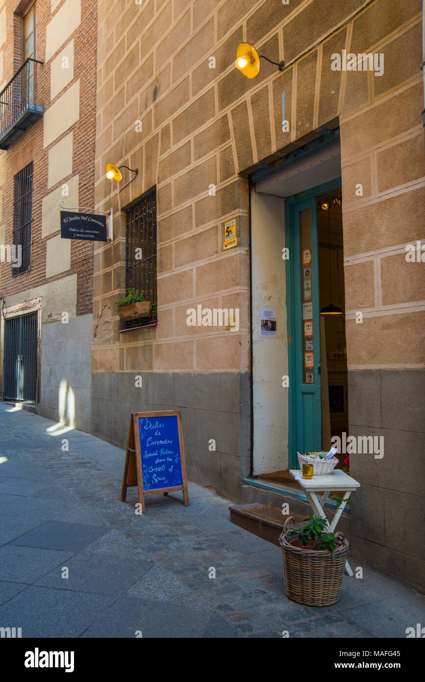 Fachada de tienda de comida hires stock photography and images Alamy