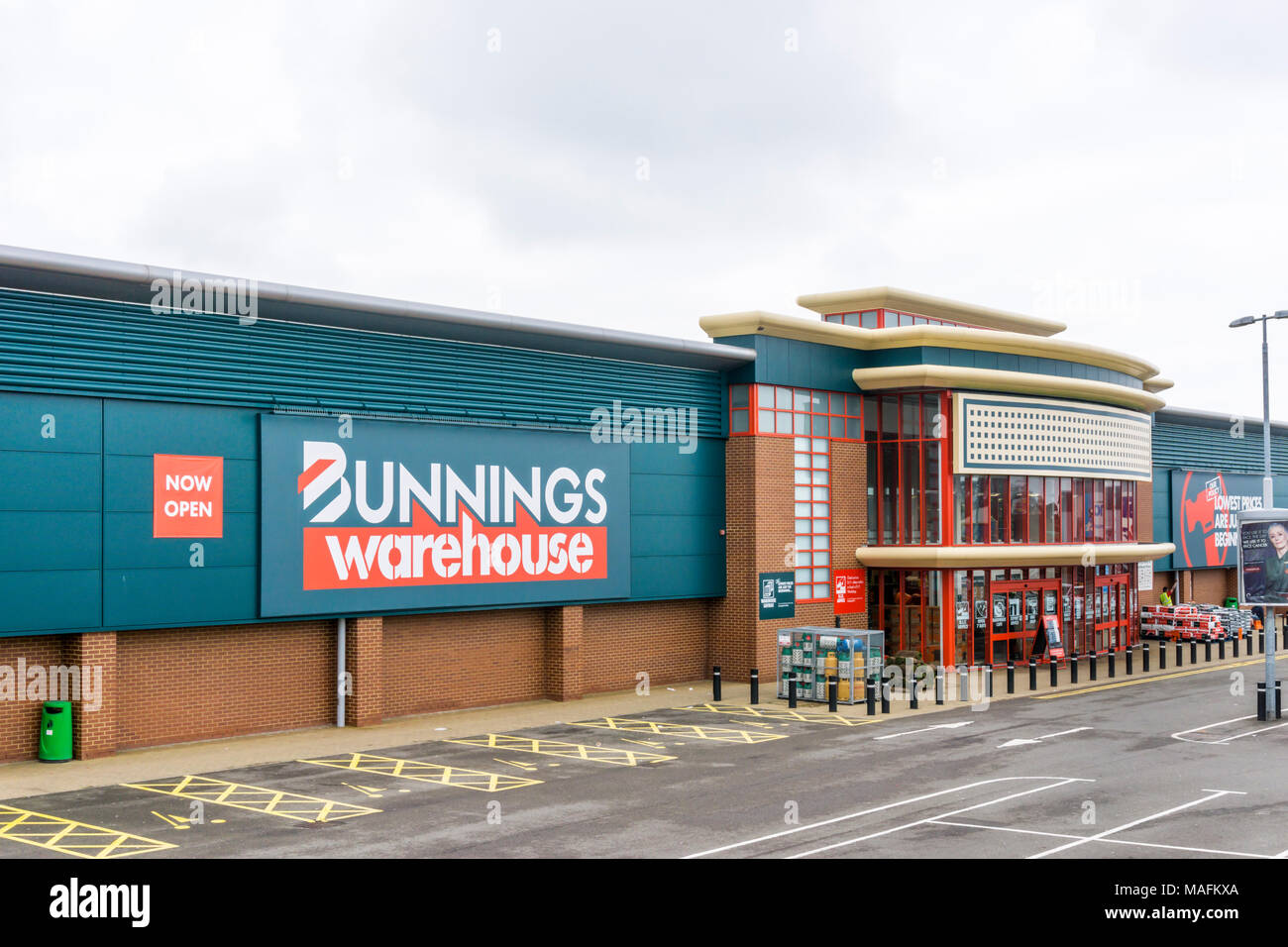 Brand logo bunnings hires stock photography and images Alamy