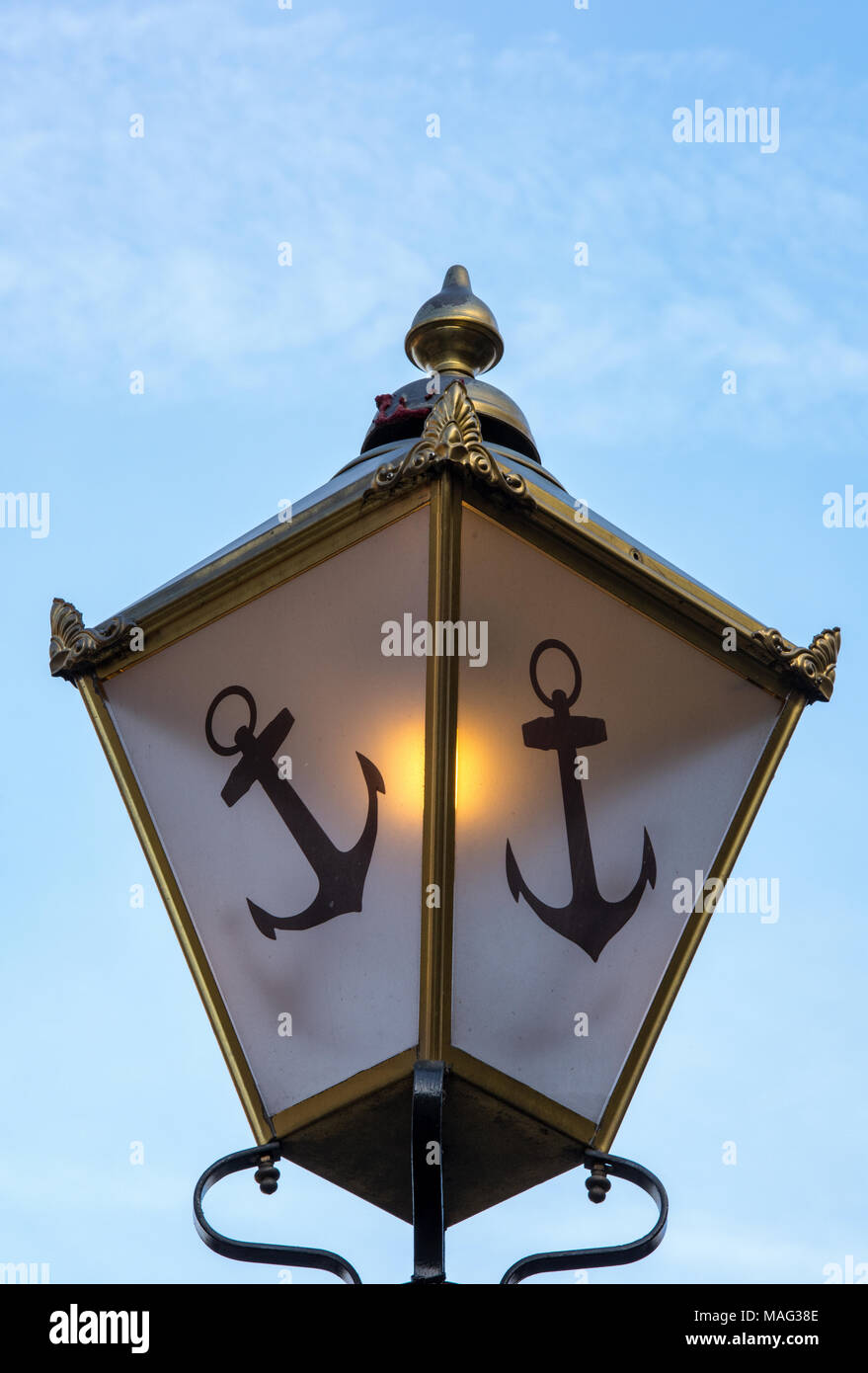 Anchor on sale street light