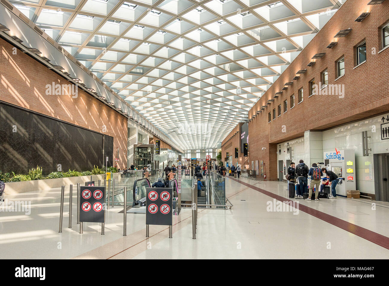 Venice international airport hi-res stock photography and images - Alamy