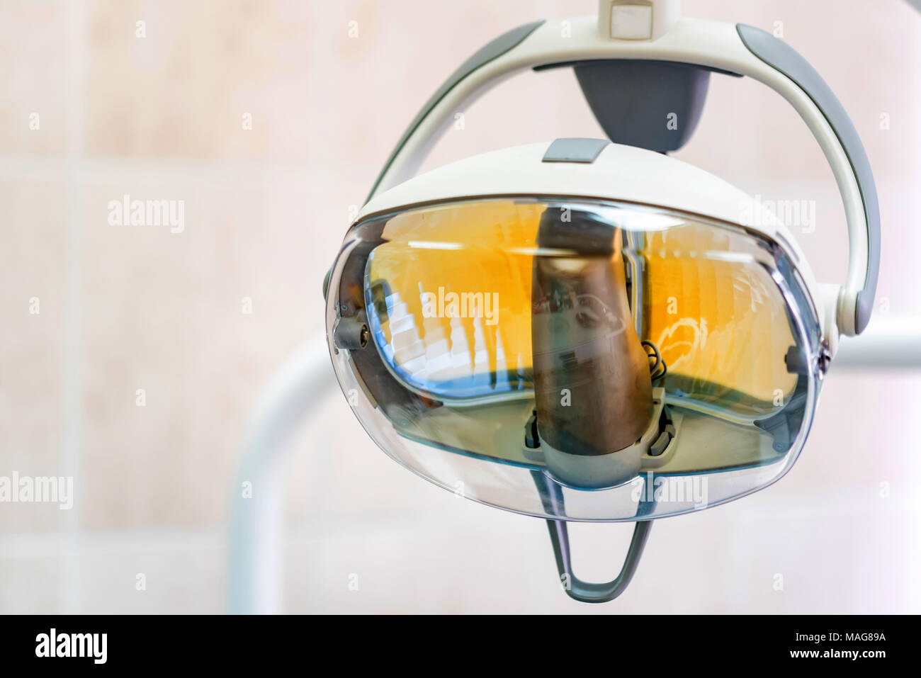 Overhead dentist lamp hires stock photography and images Alamy