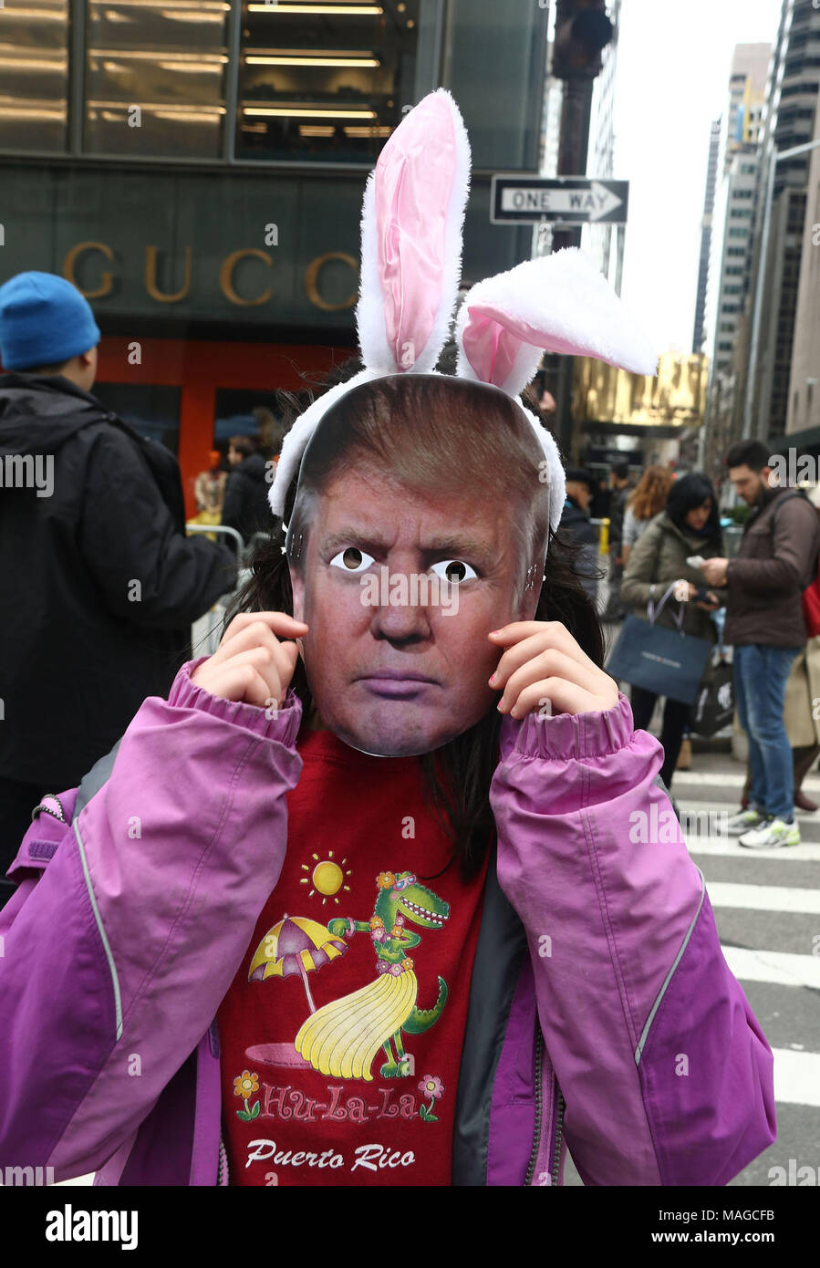 New York City, New York, USA. 1st Apr, 2018. A parade goer wears a ...