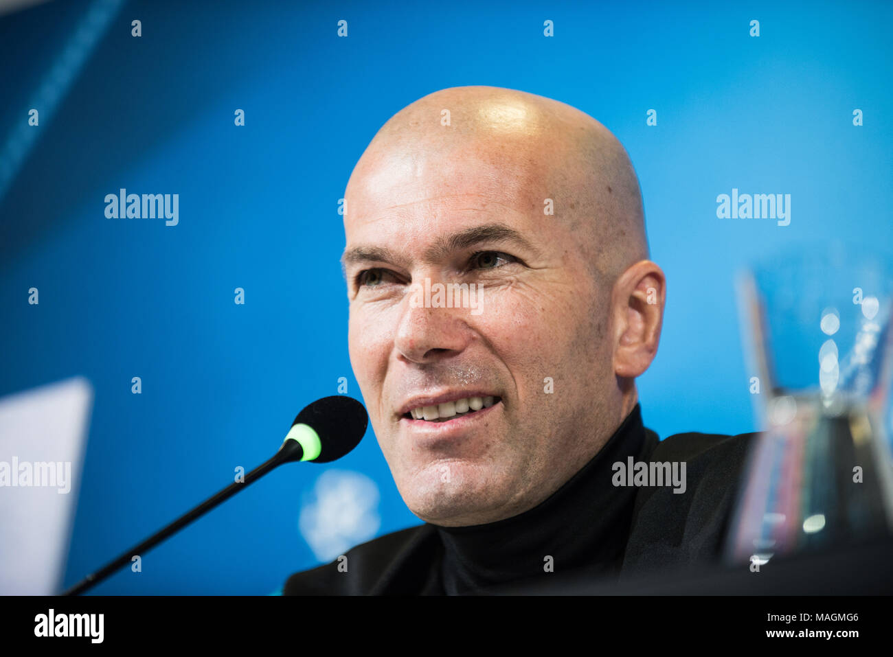 Zidane juventus hi-res stock photography and images - Page 6 - Alamy