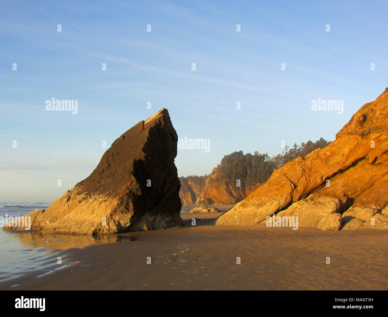 Hug Point Or Map Hug Point at Pacific Coast in OR Stock Photo - Alamy