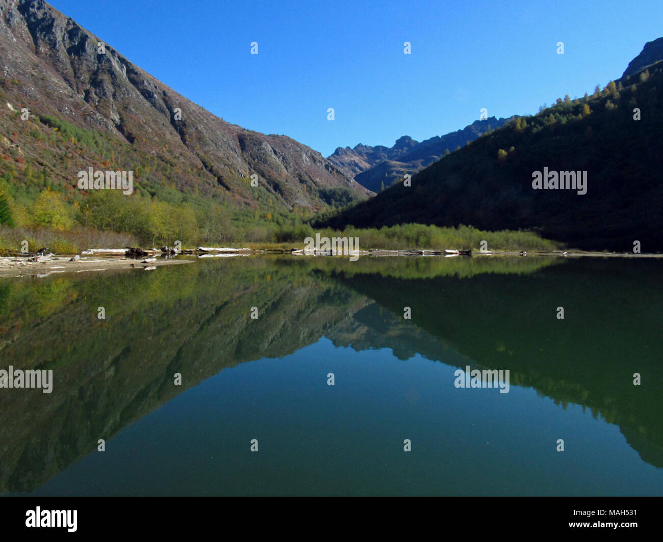 Loop Lake Coldwater Lake Loop Trail in WA Stock Photo - Alamy